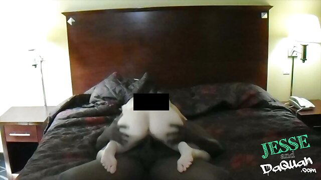 MILF กระเทยแปลงเพศ Monik Lorran พัด วิดีโอ หนัง โป ไก่ และ fucks ข้างนอก