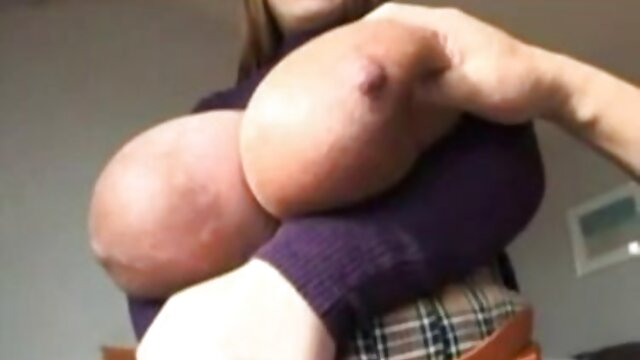 Remy LaCroix วิดีโอ โป๊ ฟรี สีน้ำตาลสวยใช้ไก่ใหญ่อ้วนในรูก้นหลวมของเธอหิว